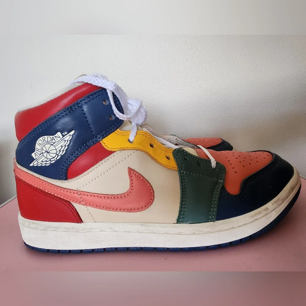 Nike Air Jordan Retro 1 Mid SE Multicolor Sneakers Size 9